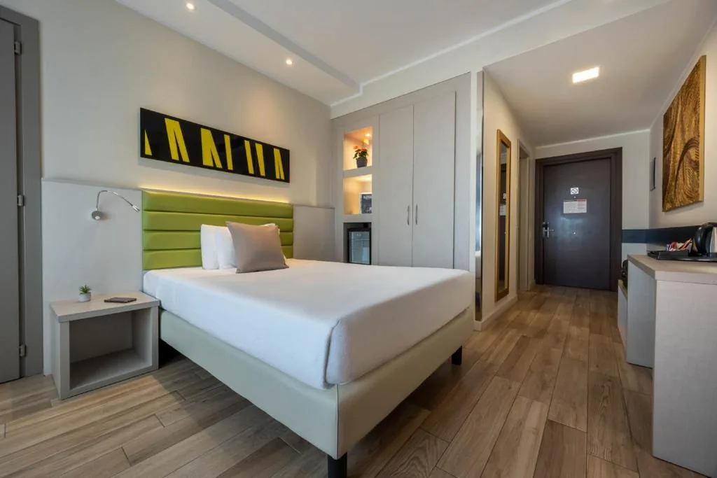 Camera Queen con Accesso Disabili — iH Hotels Milano Lorenteggio
