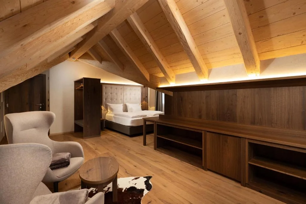Camera Queen con Balcone — Camino Rustic Chic Hotel