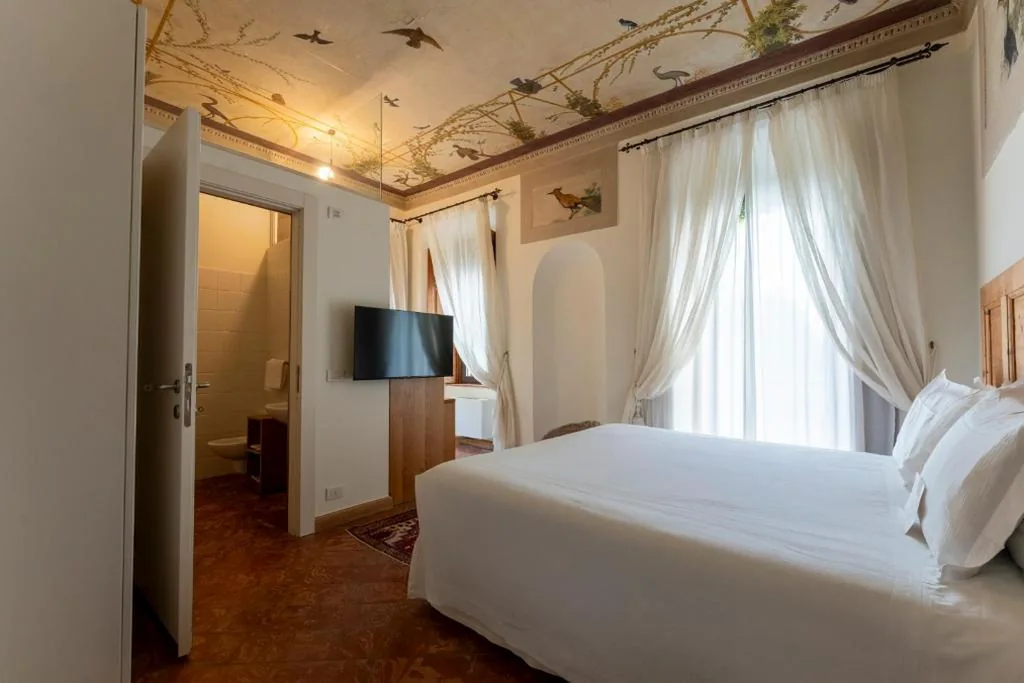 Queen Room with Garden View — Art Hotel Varese