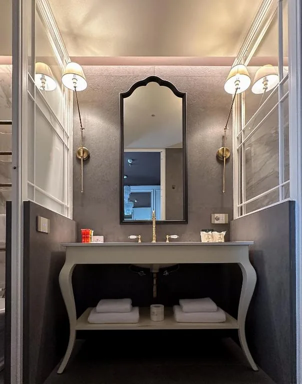 Queen Deluxe Room - Non-Smoking — Matilde Boutique Hotel, WorldHotels Elite