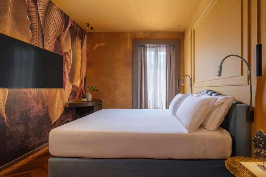 Queen Deluxe Room — WorldHotel Casati 18