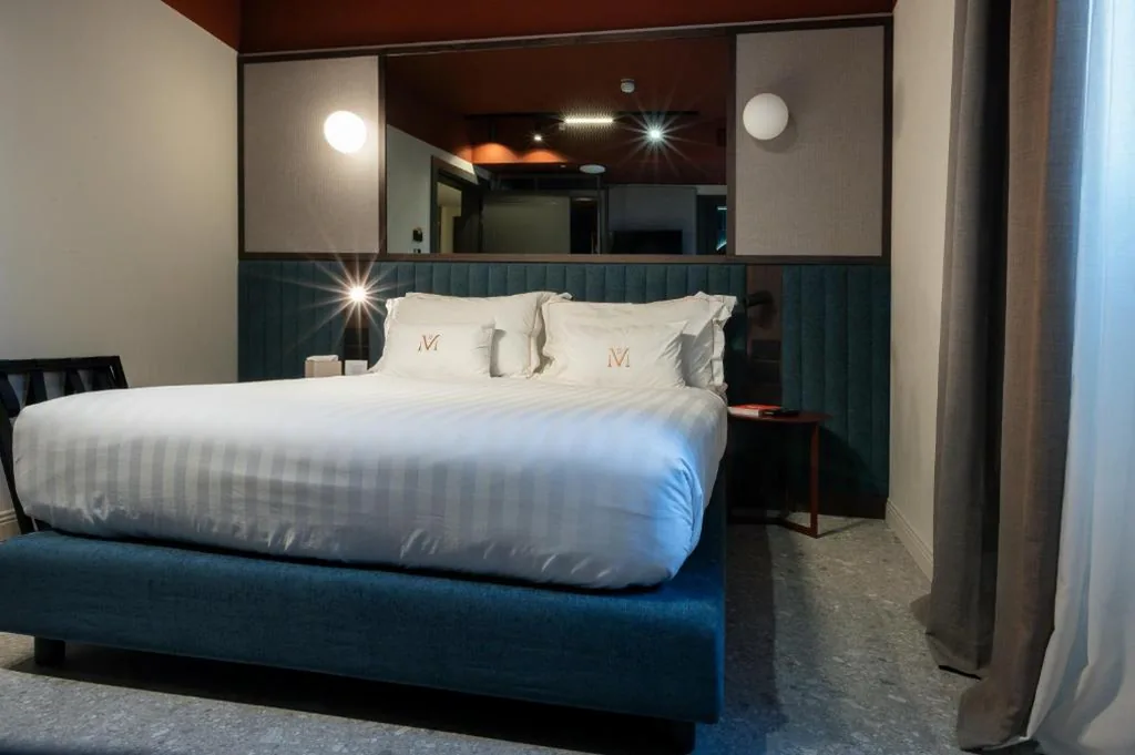 Camera Queen — MÍMESIS 11 – Boutique Hotel