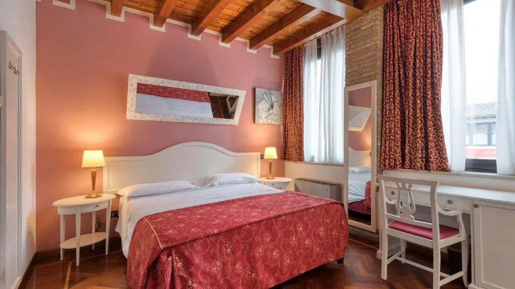 Queen Room — Primotel Brescia