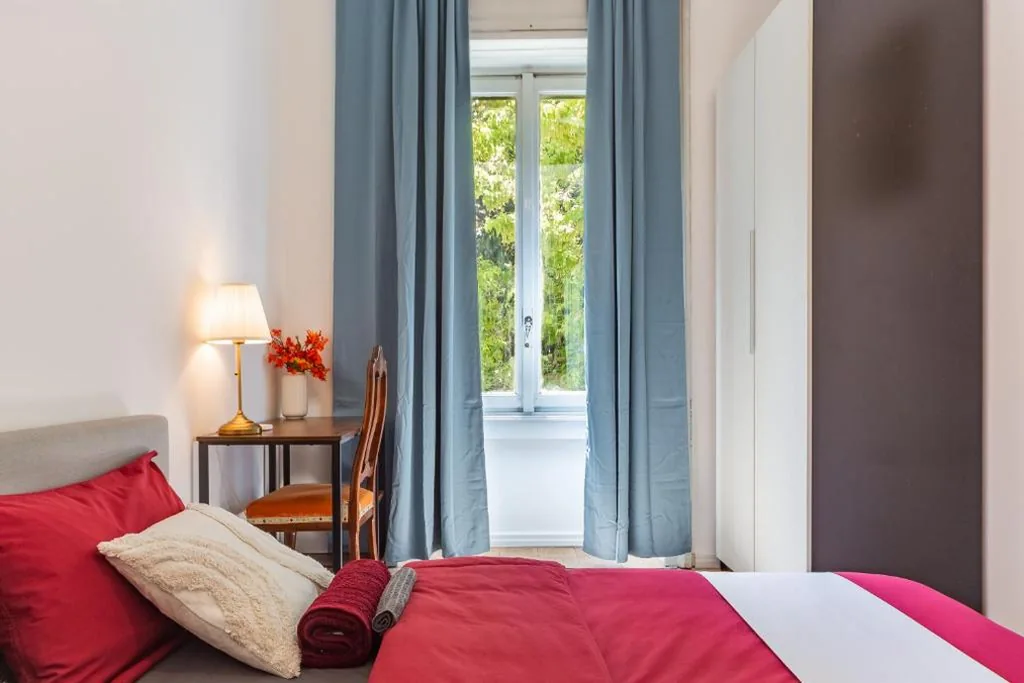 Queen Room — Rosa Rooms