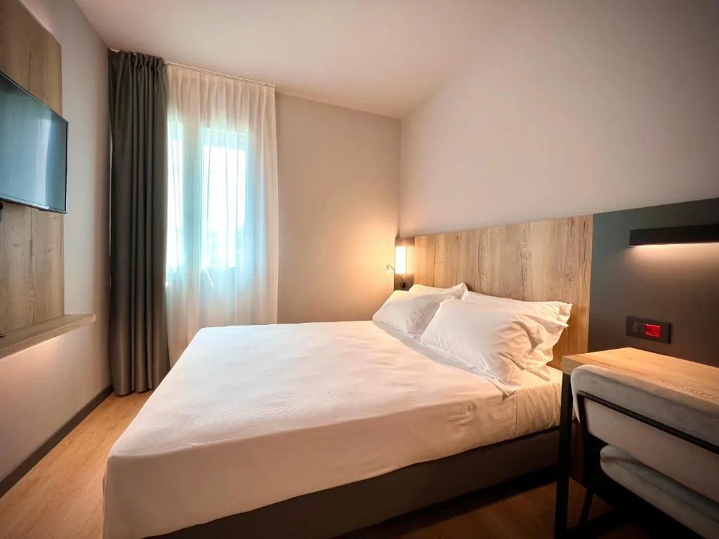 Camera Queen Standard — Hotel Leonessa