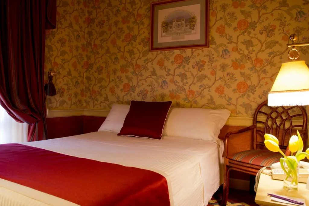 Queen Standard Room — Hotel Milano Regency