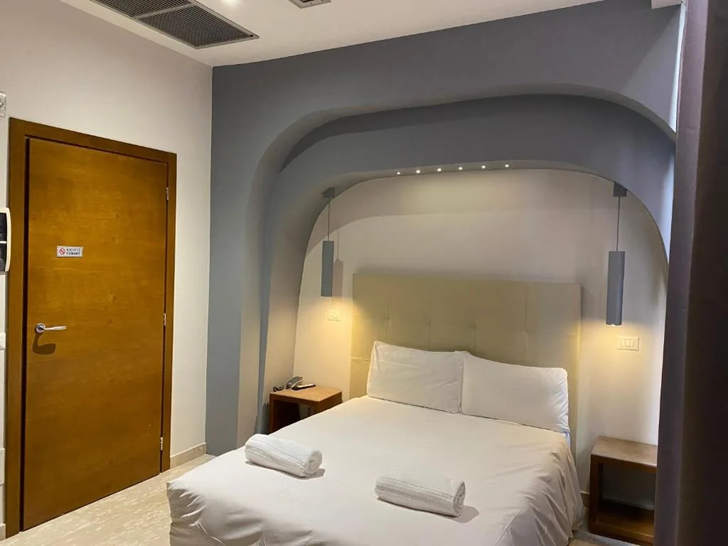 Standard Queen Room — Oasi Village Hotel
