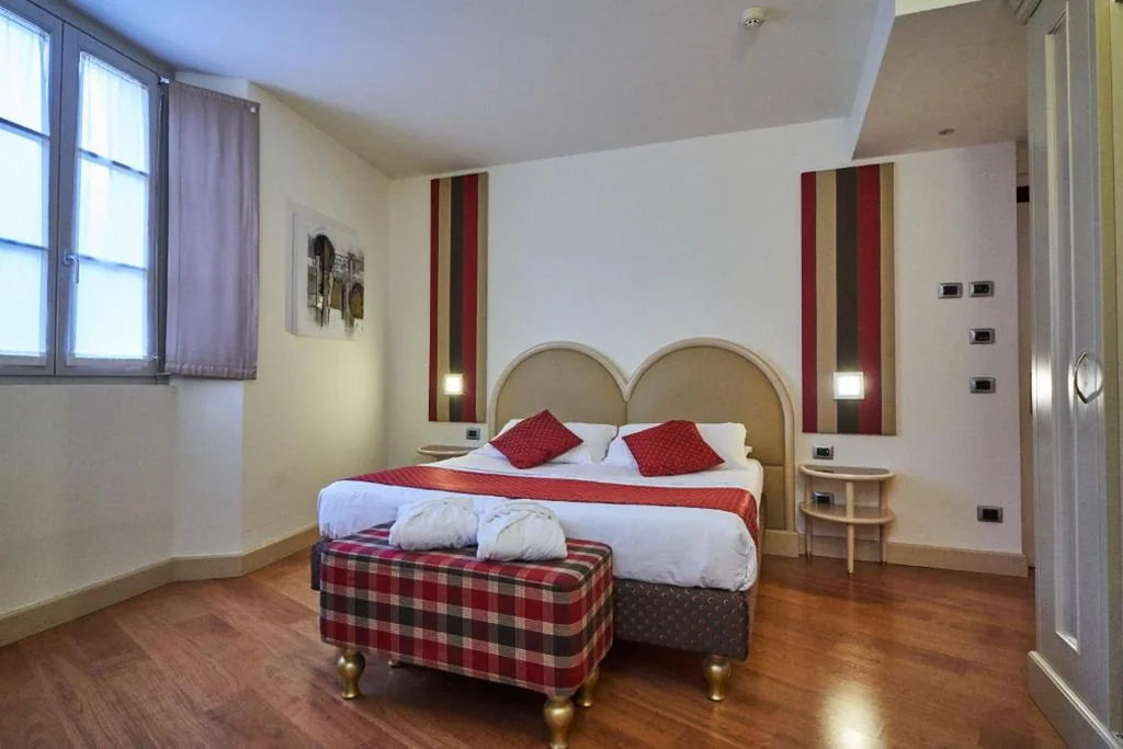 Camera Queen Superior con Idromassaggio - Non Fumatori — Hotel Centrale Best Western Signature Collection