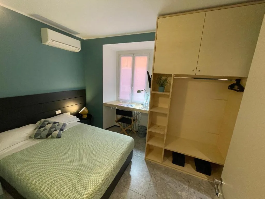 Queen Room — Torino48 Guesthouse