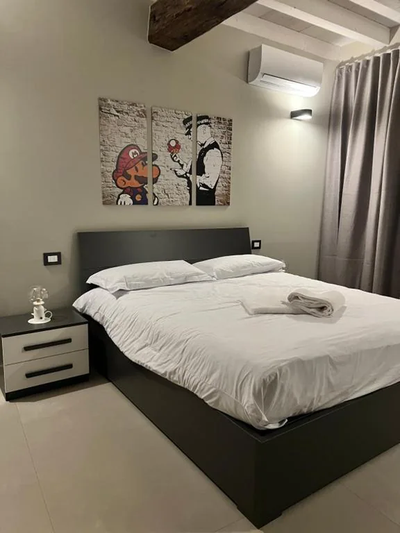 Queen Room — V&B Suites and Apartments