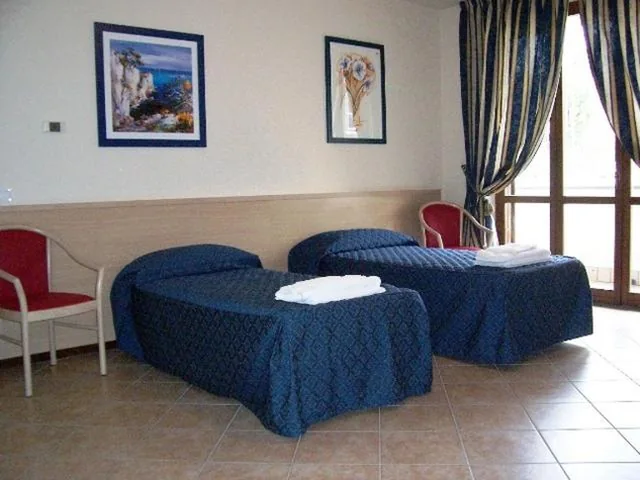 Quintuple Room (5 Adults) — Villa Giovanna