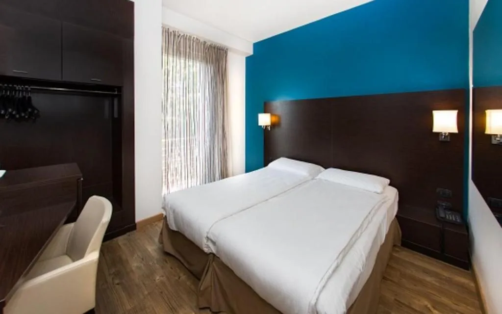 Large Single Room — Hotel Bonotto
