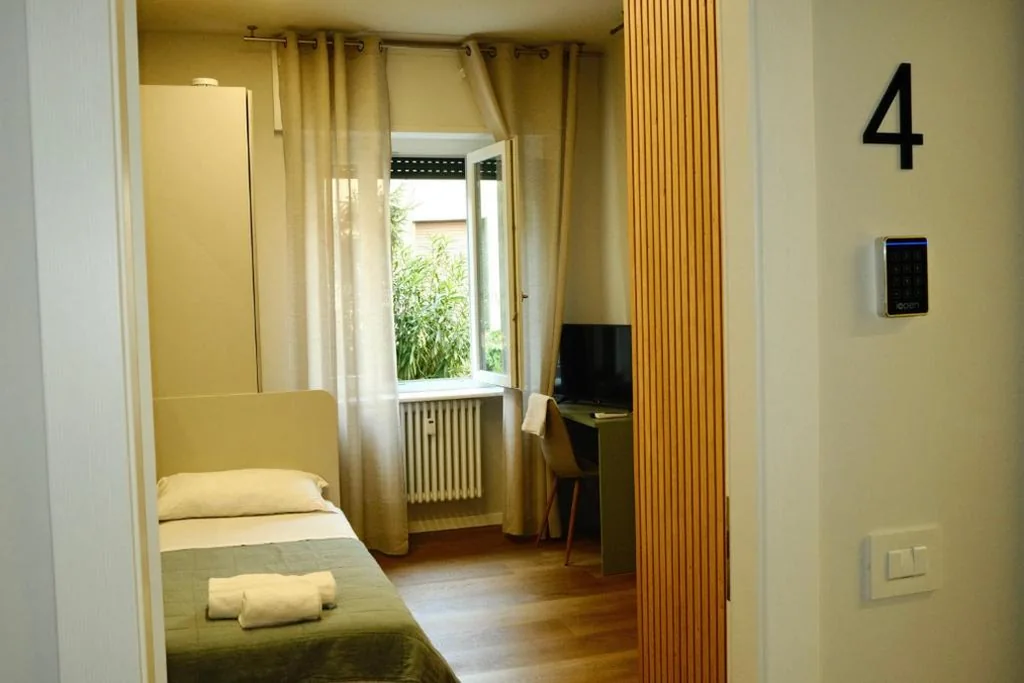 Single Room — Bergamoinluxe