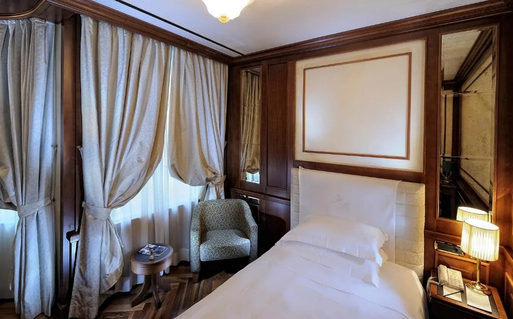 Classic Single Room — Hotel Manzoni