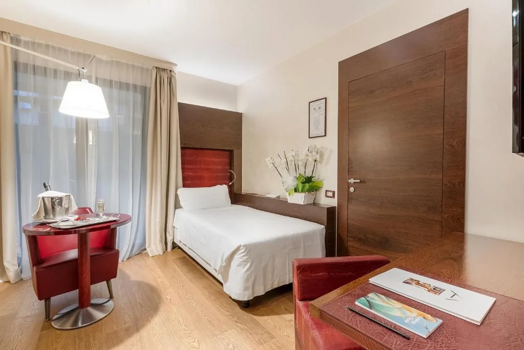 Single Room with Access for Guests with Disabilities — Art Hotel Navigli
