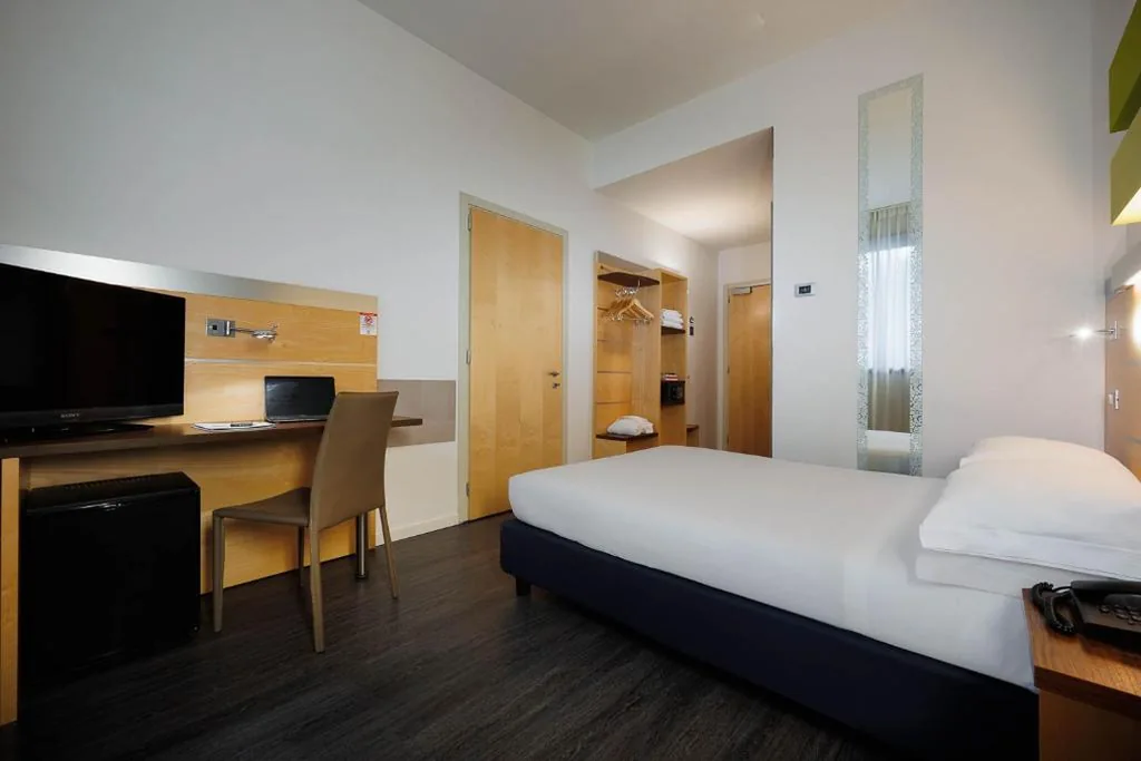 Camera Singola con Accesso Persone Disabili — iH Hotels Milano Gioia