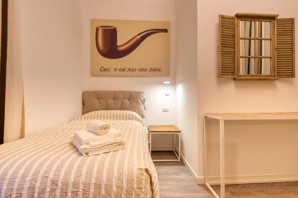 Single Room with Shared Bathroom — Maison Castelli