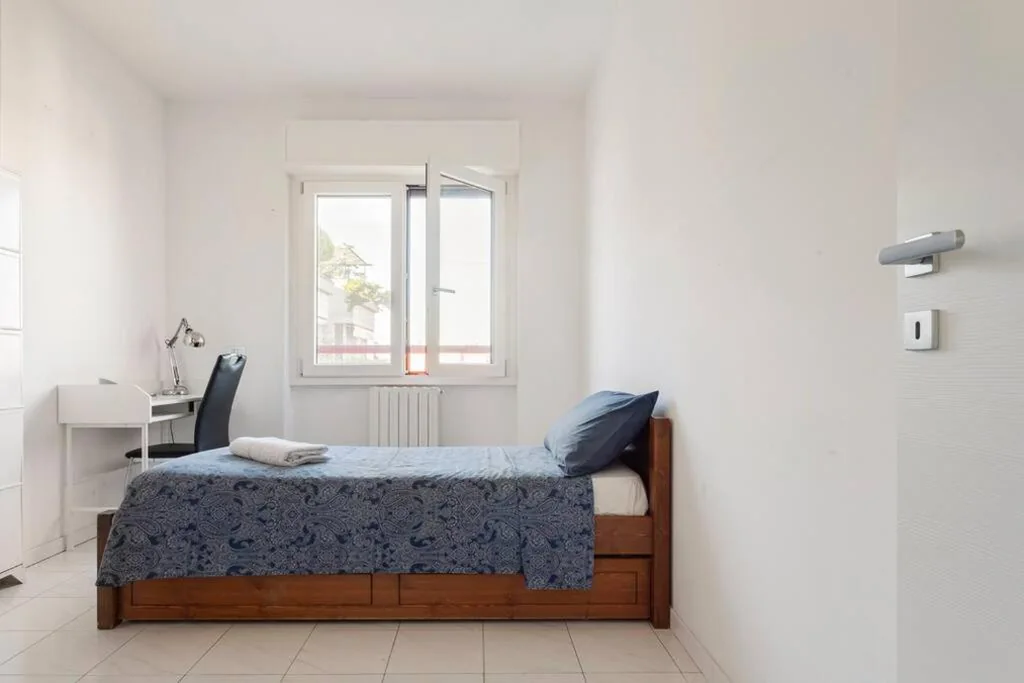 Single Room with Private Bathroom — Attico incantevole – Forum Assago & Humanitas