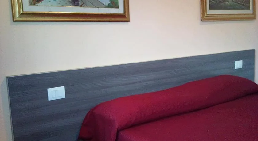 Camera Singola con Bagno Privato Esterno — Hotel Bristol