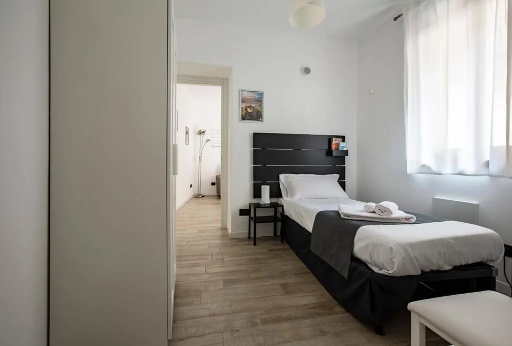 Camera Singola con Bagno Privato — La Casa del Sarto – Rooms and Apartments
