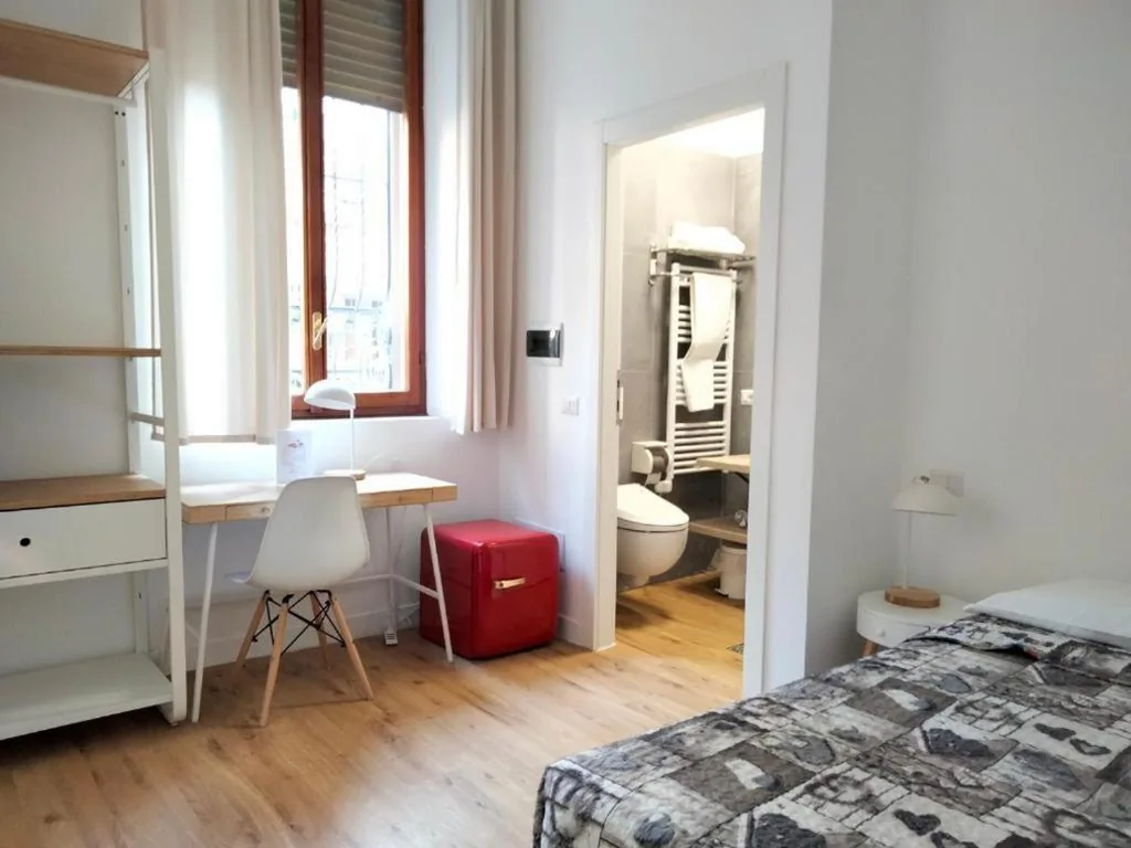 Single Room with Private Bathroom — La Villa bed & breakfast