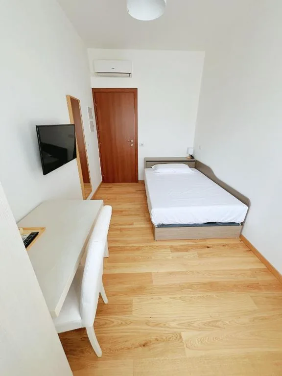 Camera Singola con Bagno Privato — Seveso Milan Central Rooms