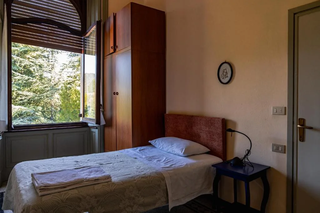 Camera Singola con Bagno Privato — Villa San Giuseppe