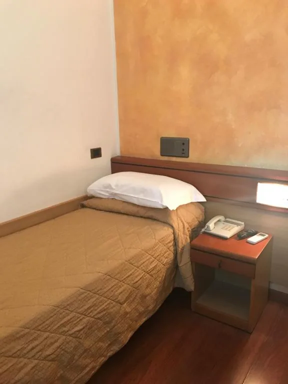 Camera Singola con Balcone — Hotel Aspromonte