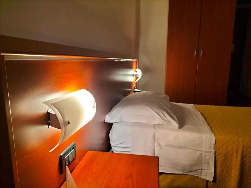 Single Room with Balcony — Hotel Derby