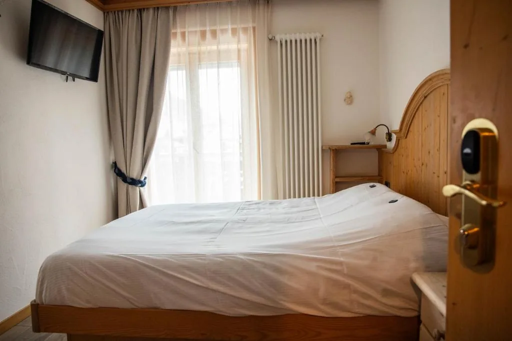 Single Room with Balcony — Hotel La Montanina