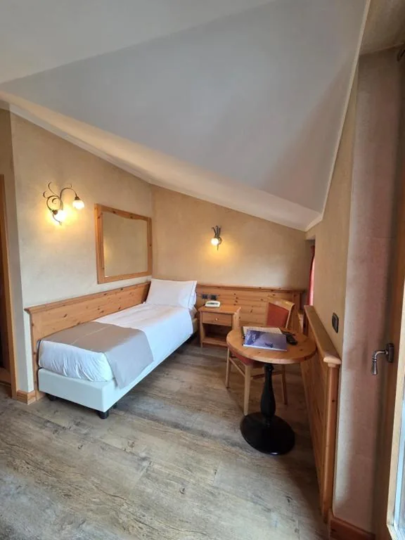 Single Room with Balcony — Hotel La Pastorella