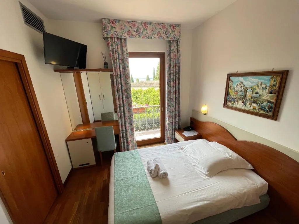 Single Room with Balcony — Hotel Meridiana