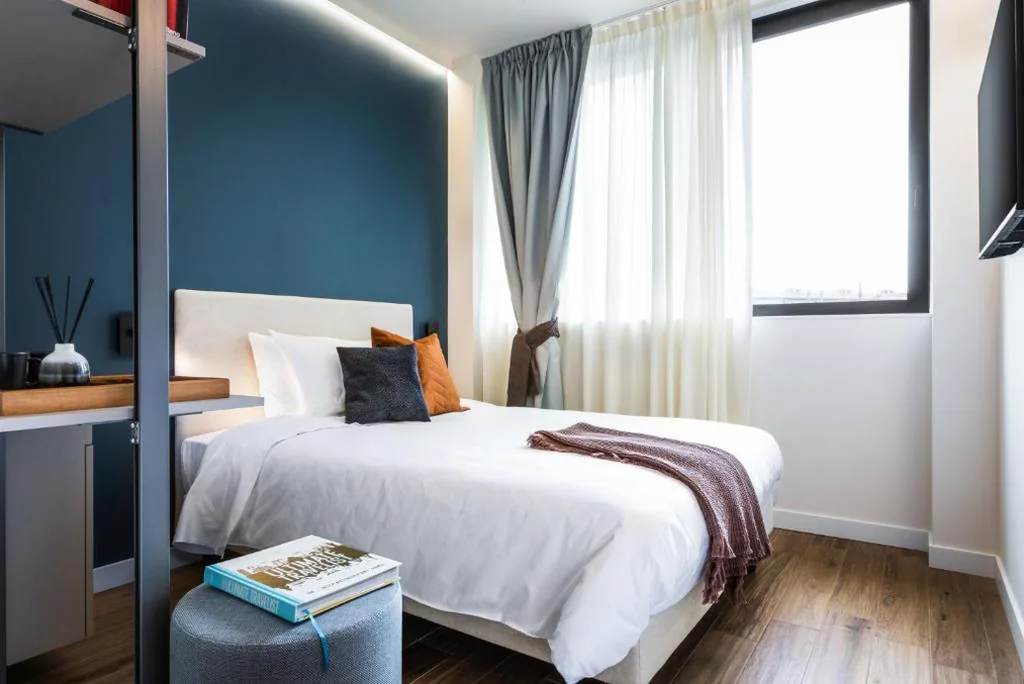 Deluxe Single Room — CO99 Art Building Residence