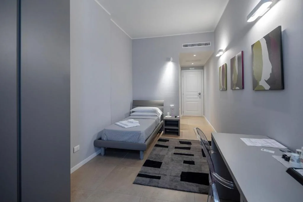 Deluxe Single Room — Golgi Suite