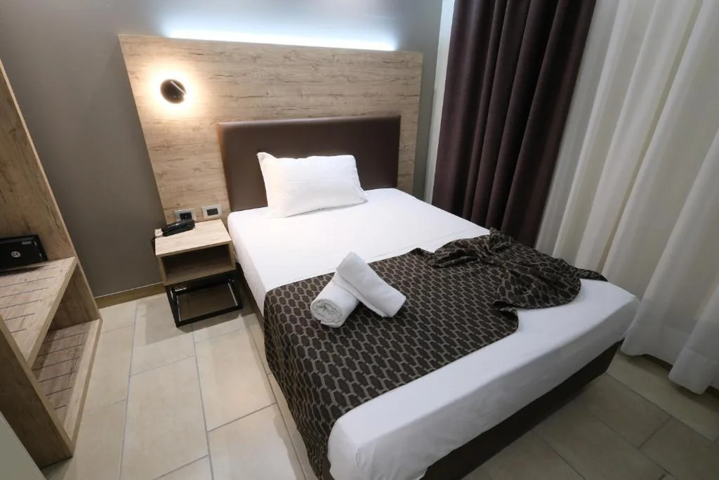Deluxe Single Room — Hotel Giacosa