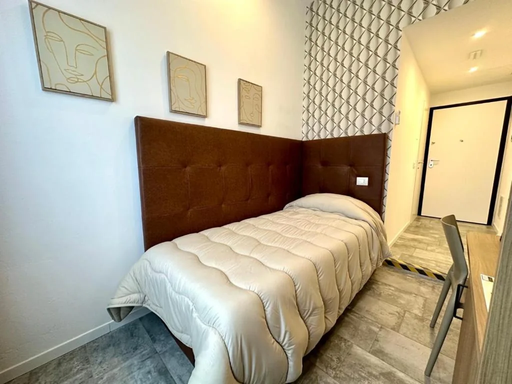 Deluxe Single Room — Living Lake Como – Apartments & Parking