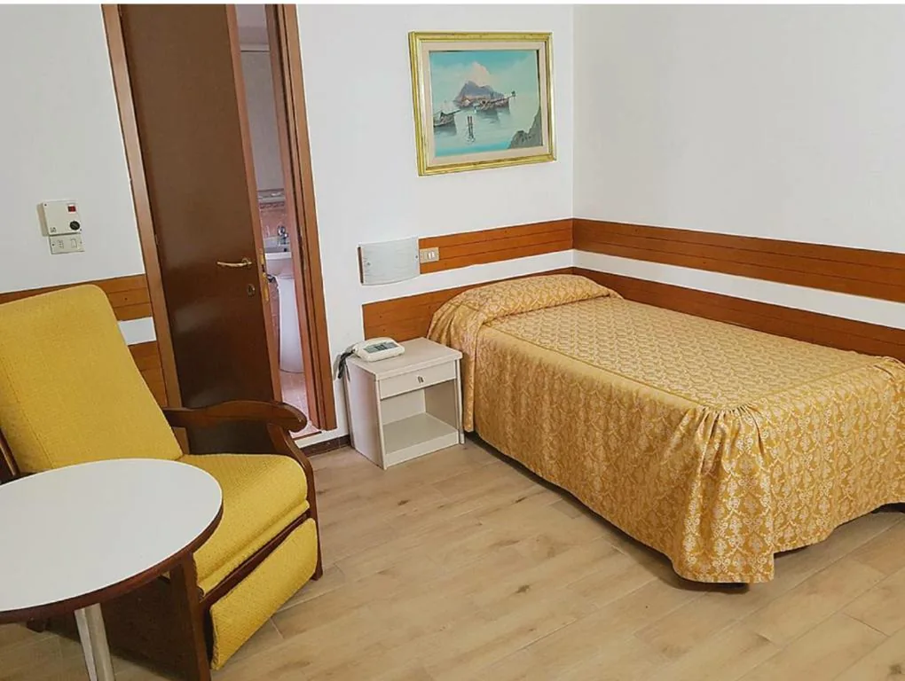 Camera Singola Economy — Piccolo Hotel