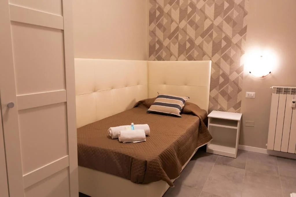 Single Room — Golden Milano Hotel