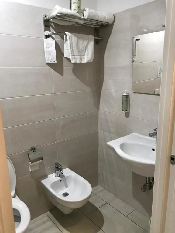 Camera Singola — Hotel 26