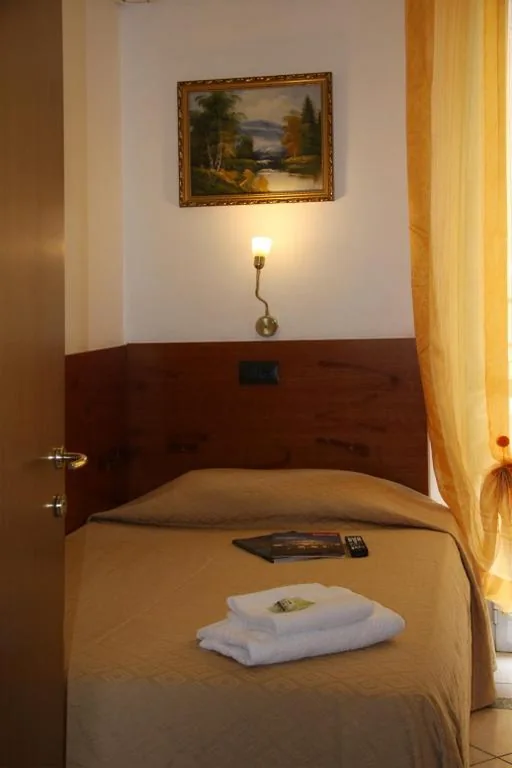 Single Room — Hotel Adelchi