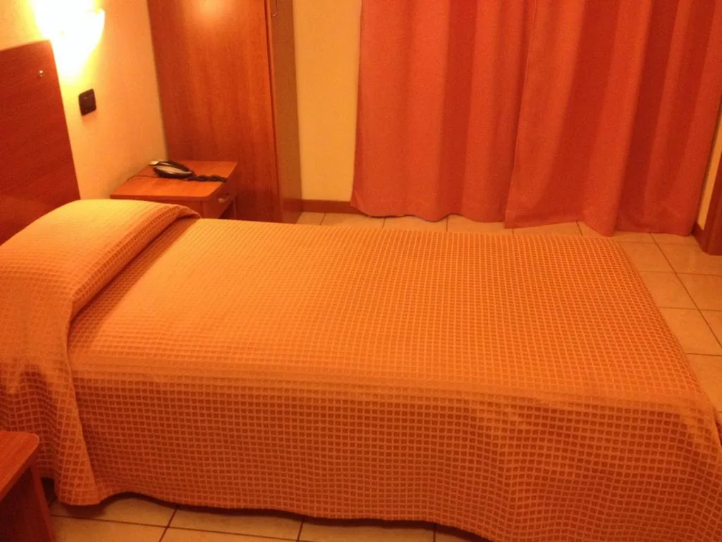 Single Room — Hotel Belforte