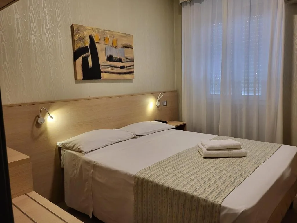 Single Room — Hotel Dei Fiori