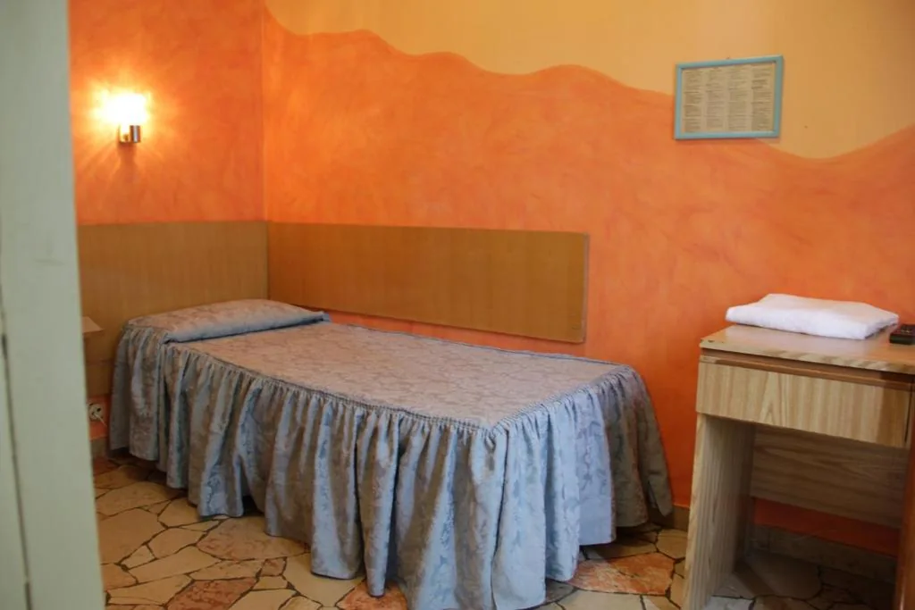 Single Room — Hotel Del Sud