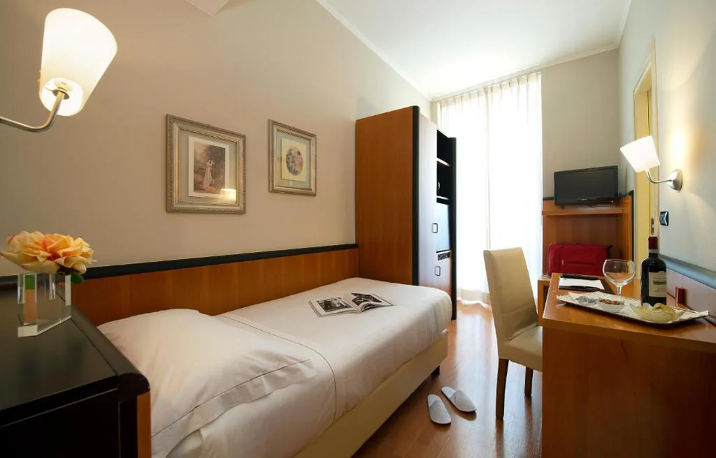 Single Room — Hotel Fenice