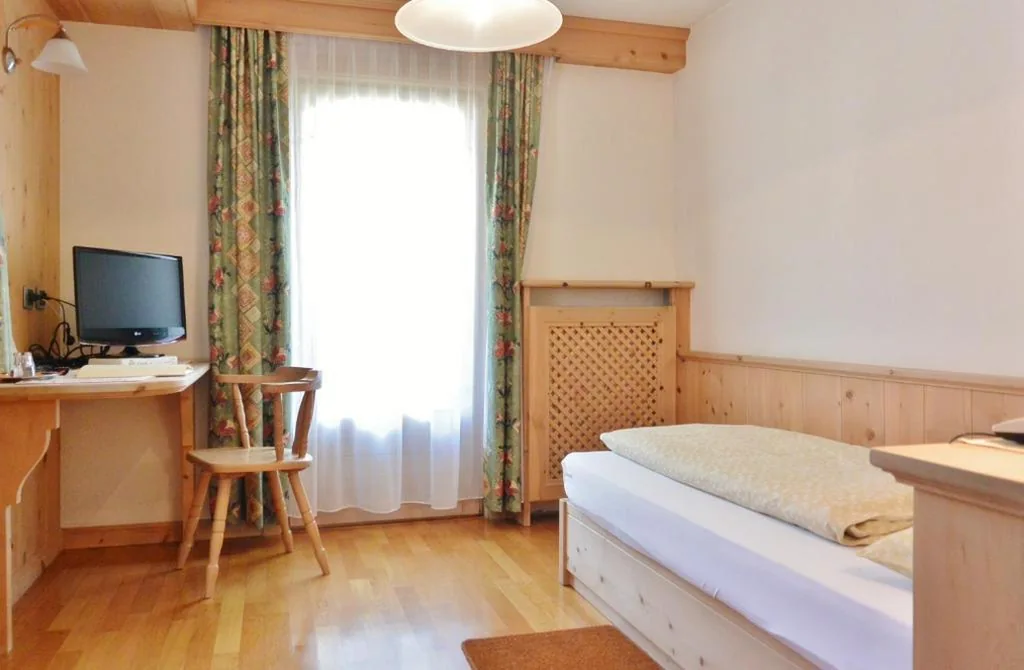 Single Room — Hotel Garnì al Plan