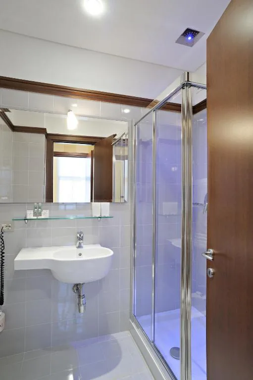 Single Room — Hotel Gran Duca Di York