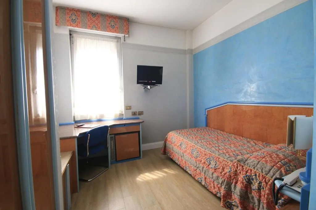 Single Room — Hotel Lido