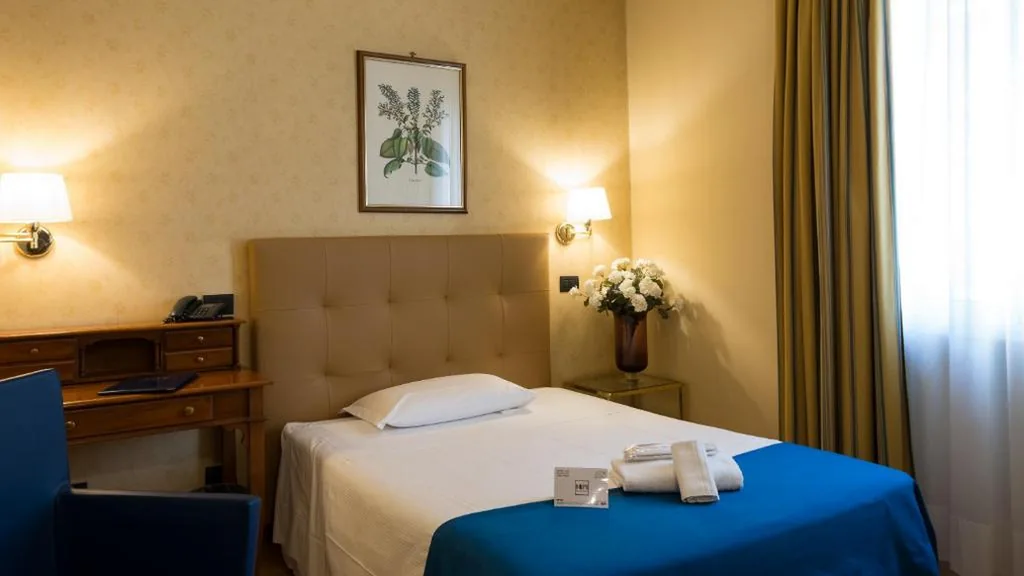 Single Room — Hotel Lombardia