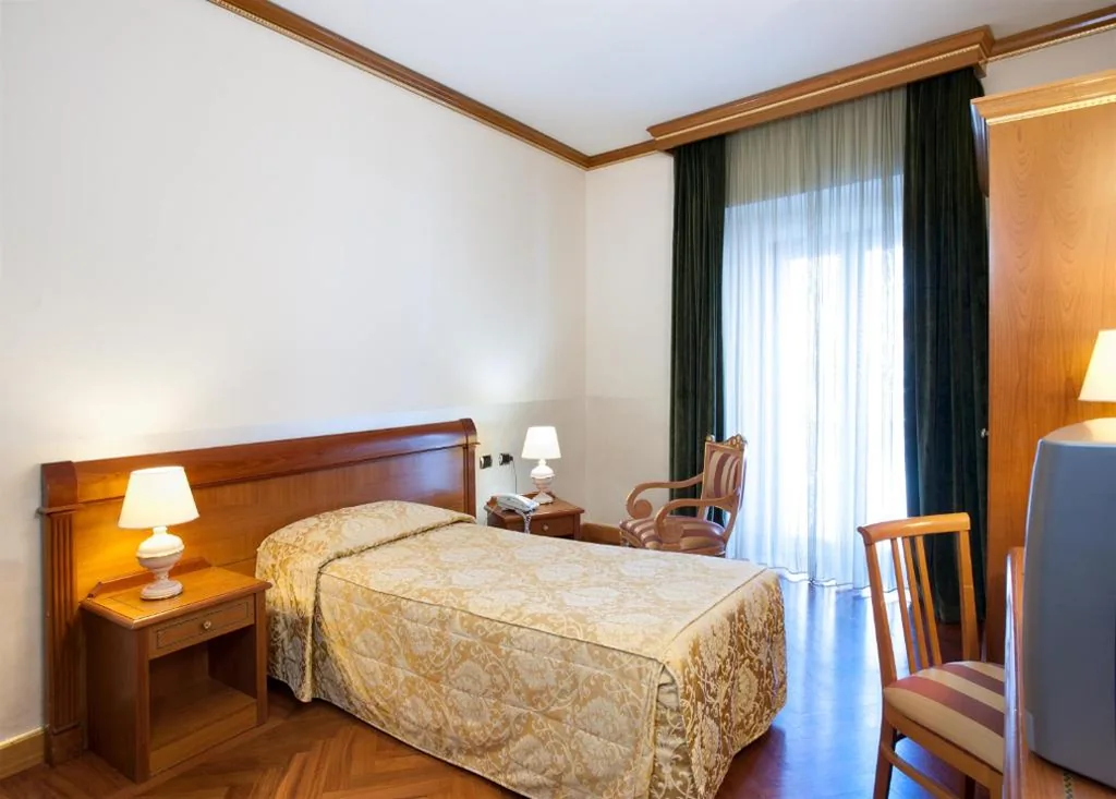 Single Room — Hotel Marconi