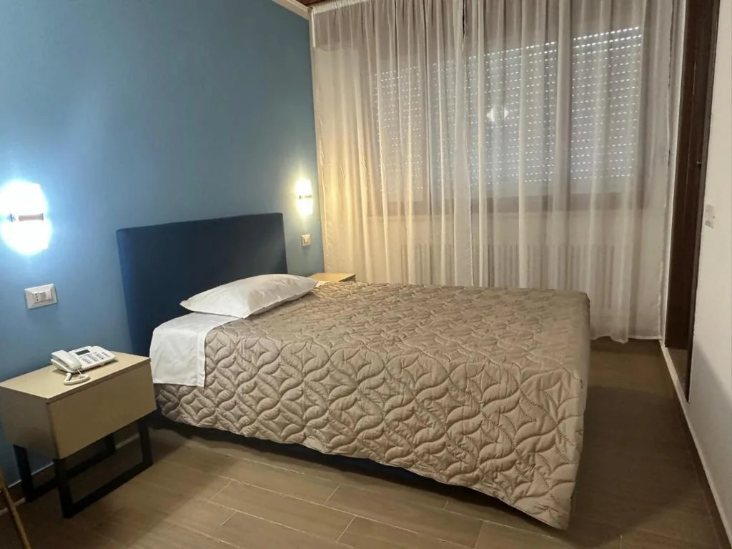 Single Room — Hotel Nova